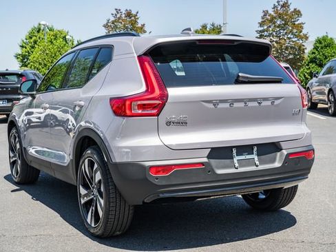 New 2026 Volvo XC40 B5 Plus w/ Climate Package AWD/4WD image 5