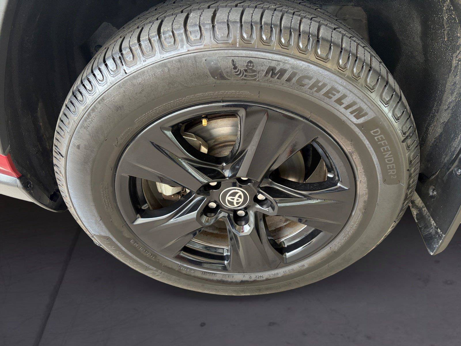 Used 2022 Toyota RAV4 XLE w/ Convenience Package FWD image 14