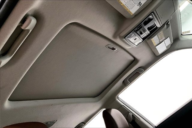 Used 2023 Toyota 4Runner Limited AWD/4WD image 18