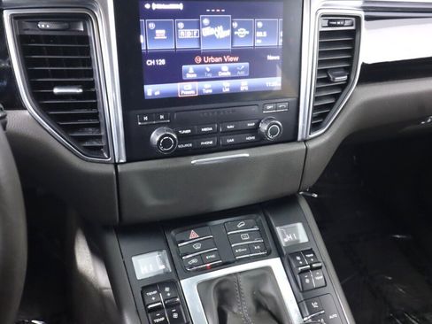 Used 2017 Porsche Macan Base image 15