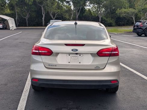 Used 2018 Ford Focus SE image 6