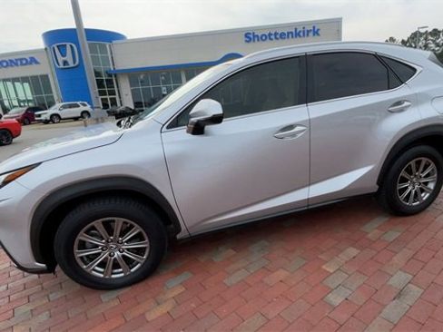 Used 2018 Lexus NX 300 FWD image 6