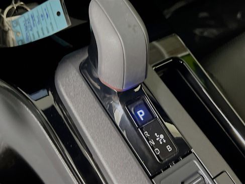 Used 2025 Toyota Prius Plug-In Hybrid image 24