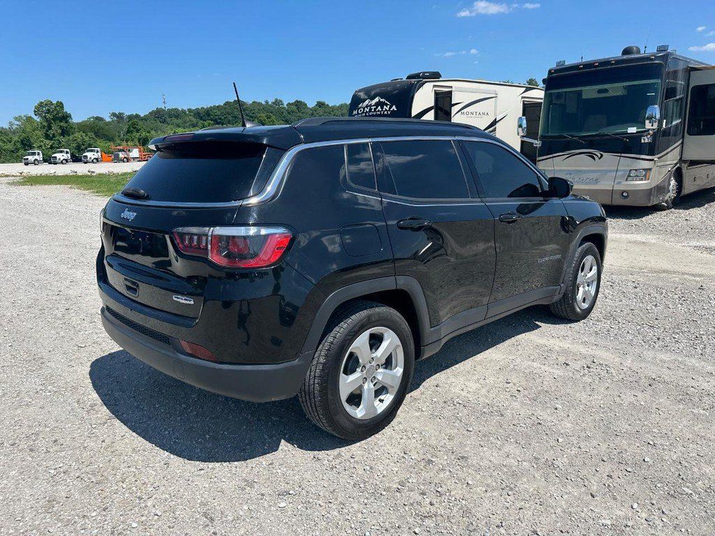 Used 2019 Jeep Compass Latitude w/ Popular Equipment Group FWD image 5