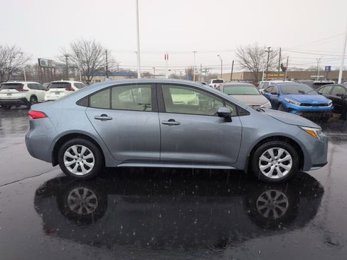 Used 2025 Toyota Corolla LE image 6
