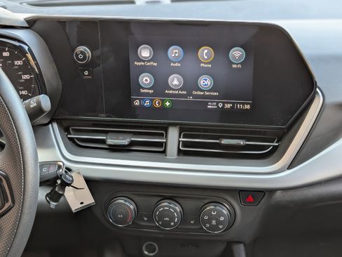 Used 2024 Chevrolet Trax LS w/ LS Convenience Package image 25