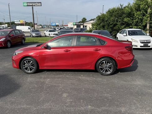 Used 2023 Kia Forte LXS w/ LXS Technology Package FWD image 2