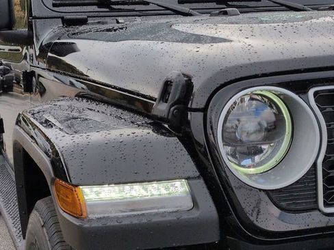 New 2026 Jeep Wrangler Sahara image 9