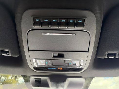 Used 2024 Ford F250 Platinum AWD/4WD image 37