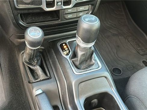 Used 2023 Jeep Wrangler Unlimited w/ Cold Weather Group image 19