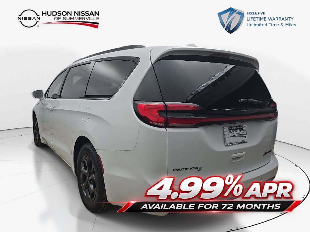 Used 2021 Chrysler Pacifica Limited w/ Uconnect Theater Family Group FWD image 9