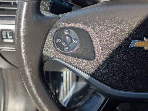 Used 2019 Chevrolet Impala LT FWD image 22