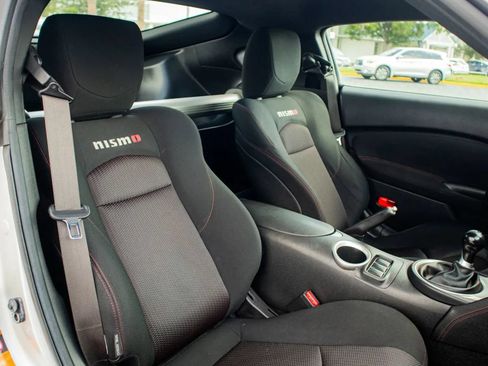 Used 2009 Nissan 370Z NISMO RWD image 18
