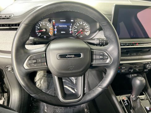 Used 2022 Jeep Compass Latitude AWD/4WD image 11