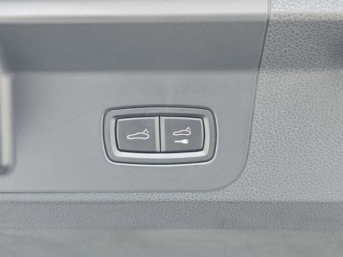 Used 2023 Porsche Panamera image 16
