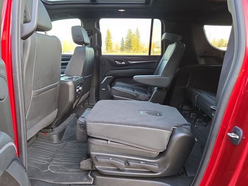 Used 2021 GMC Yukon XL Denali w/ Denali Premium Package image 34