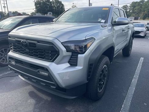 Used 2026 Toyota Tacoma TRD Off-Road w/ TRD Off Road Upgrade Package AWD/4WD image 8