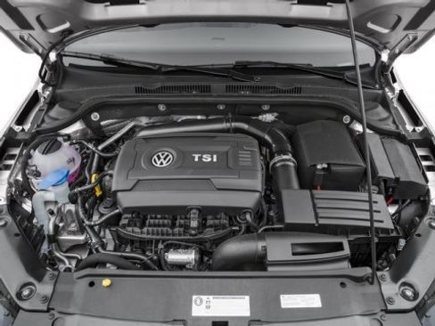 Used 2017 Volkswagen Jetta GLI image 13