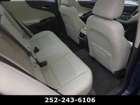 Used 2024 Chevrolet Malibu LT FWD image 35