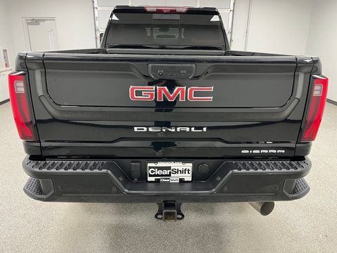 Used 2024 GMC Sierra 3500 Denali w/ Denali Reserve Package AWD/4WD image 8