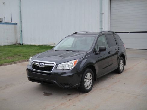 Used 2014 Subaru Forester 2.5i Premium AWD/4WD image 2