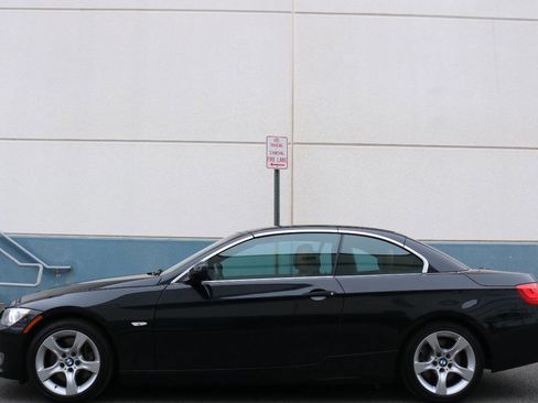 Used 2011 BMW 335i Convertible image 8