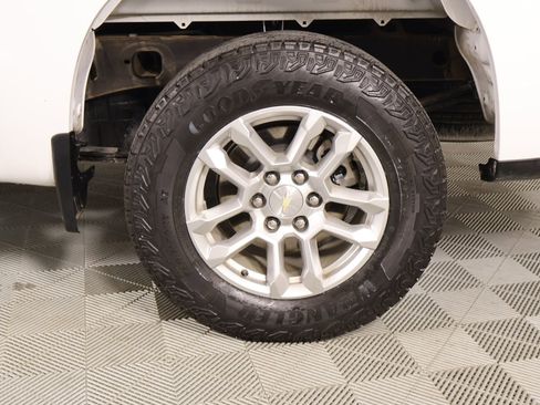 Used 2024 Chevrolet Silverado 1500 LT w/ Convenience Package II image 19