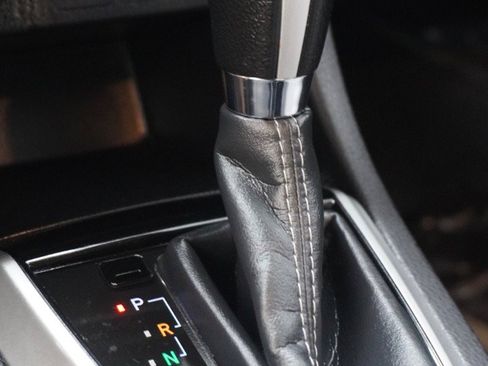 Used 2019 Toyota Corolla LE FWD image 21