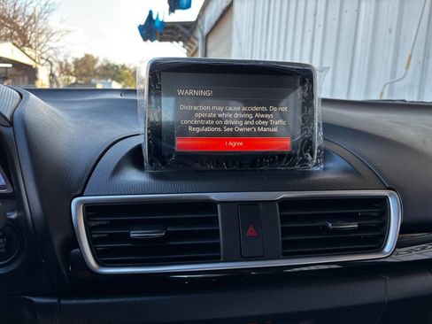 Used 2016 MAZDA MAZDA3 i Sport w/ Preferred Equipment Package image 21