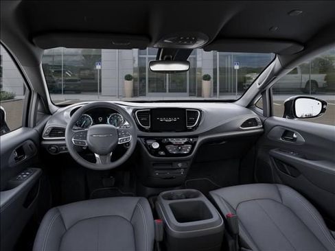 New 2027 Chrysler Pacifica Select w/ Family Tech Group AWD/4WD image 14