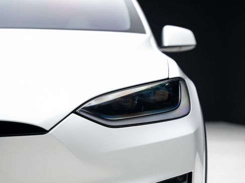 Used 2023 Tesla Model X Plaid image 10