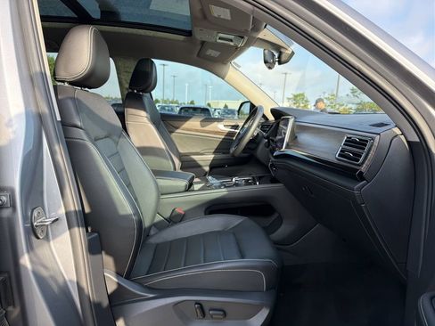 Used 2024 Volkswagen Atlas SEL AWD/4WD image 20