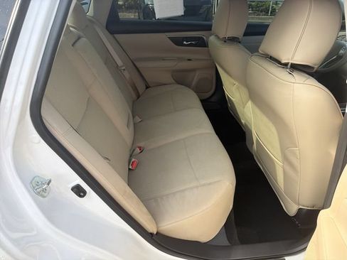 Used 2015 Nissan Altima 2.5 S w/ Special Edition Package FWD image 17