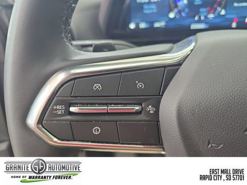 Used 2026 Chevrolet Equinox LT AWD/4WD image 32