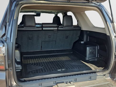 Used 2023 Toyota 4Runner SR5 Premium w/ Moonroof Package AWD/4WD image 9