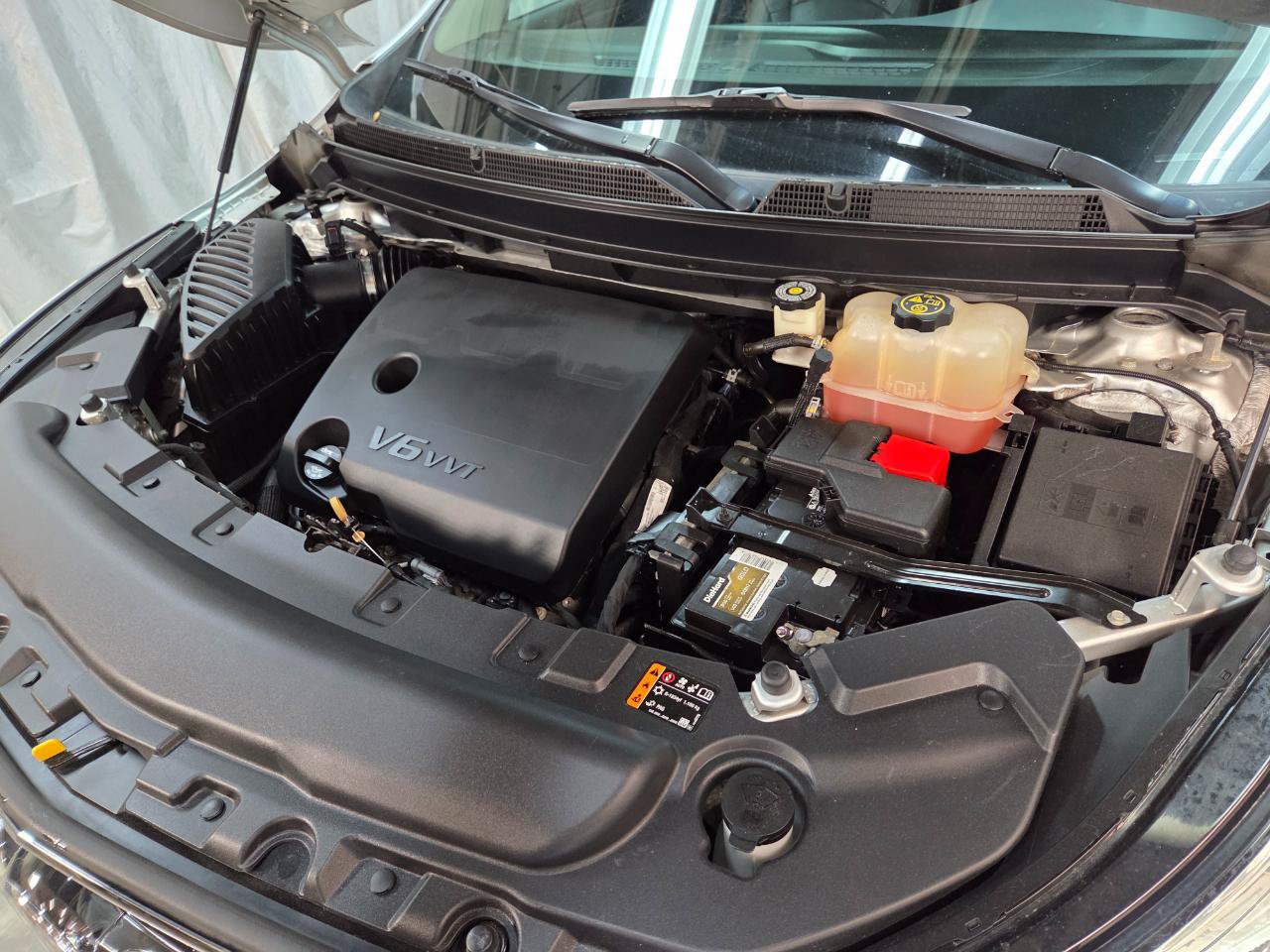 Used 2019 Buick Enclave Essence AWD/4WD image 7