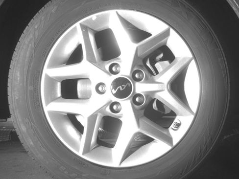 Used 2025 Kia Soul LX w/ LX Technology Package image 13