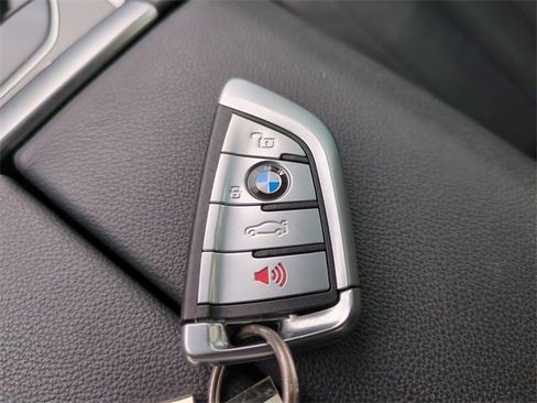 Used 2022 BMW X6 xDrive40i w/ Executive Package image 37