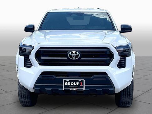 Used 2025 Toyota Tacoma SR RWD image 4