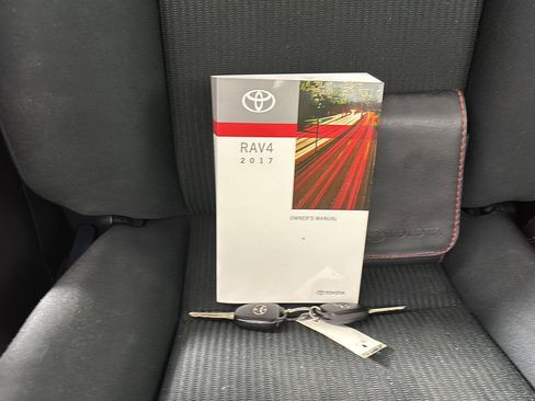 Used 2017 Toyota RAV4 LE w/ Carpet Mat Package AWD/4WD image 23