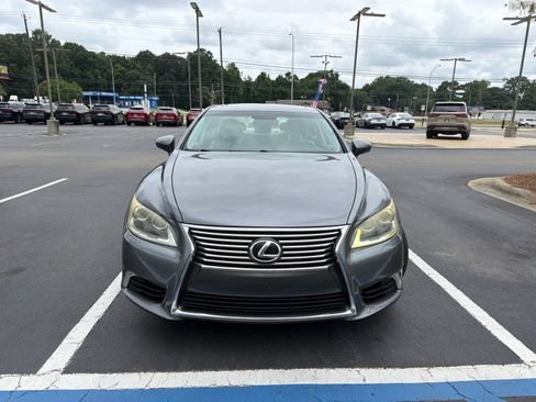 Used 2013 Lexus LS 460 w/ Comfort Pkg RWD image 9