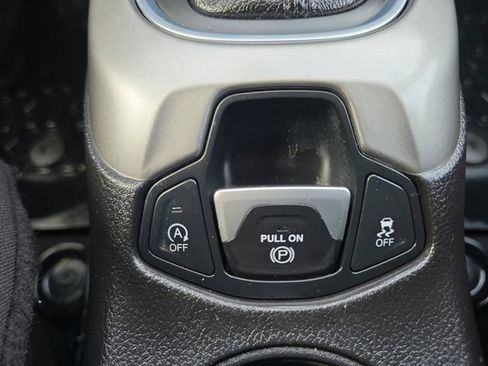 Used 2020 Jeep Compass Sport image 9