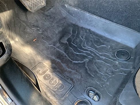 Certified 2022 Jeep Gladiator Willys image 46