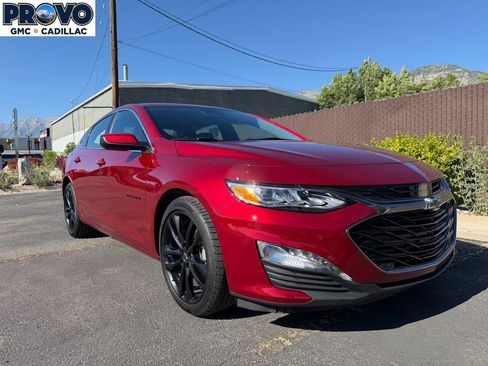 Used 2025 Chevrolet Malibu LT FWD image 1