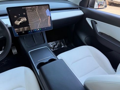Used 2022 Tesla Model Y Performance AWD/4WD image 42