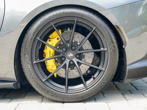 Used 2020 Ferrari 812 Superfast RWD image 18