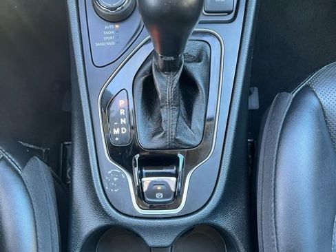 Used 2023 Jeep Cherokee Altitude Lux image 35