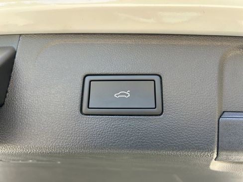 New 2026 Volkswagen Atlas SE image 52