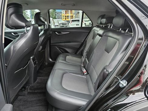 Certified 2023 Kia Niro EX image 17