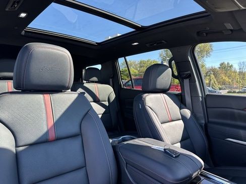 Used 2024 Chevrolet Traverse RS w/ LPO, Floor Liner Package image 6